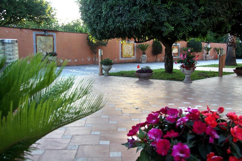 Villa Julia image