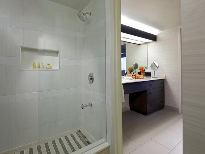 Cambridge Suites image