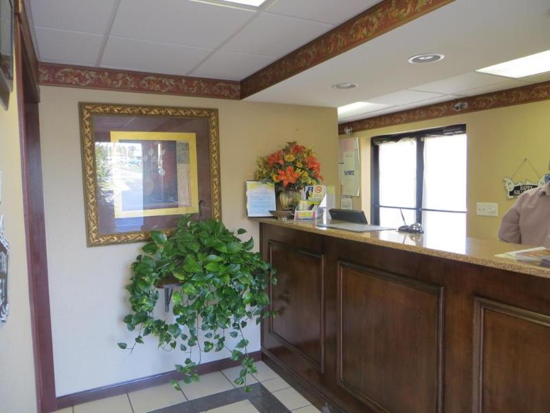 . Knights Inn Newport