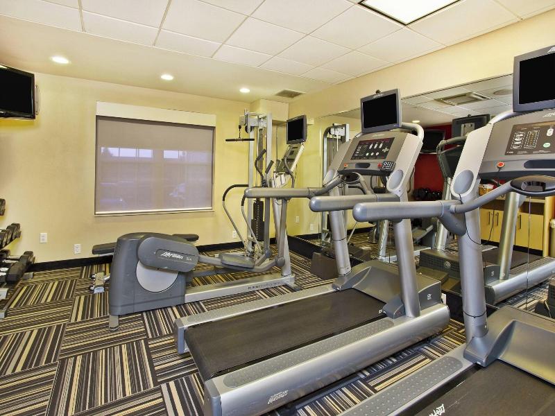 Towneplace Suites Republic Airport Long Island/Far image