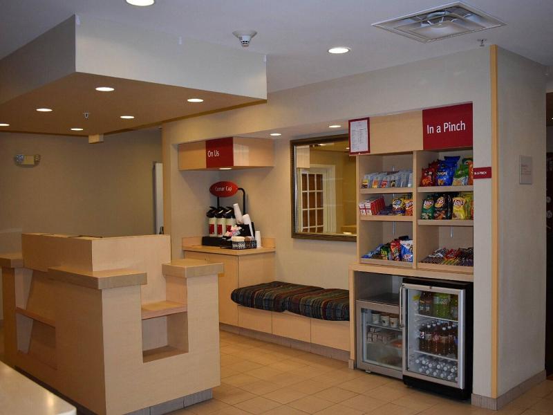 Towneplace Suites Republic Airport Long Island/Far image