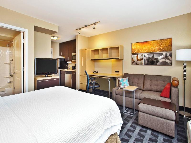 Towneplace Suites Republic Airport Long Island/Far image