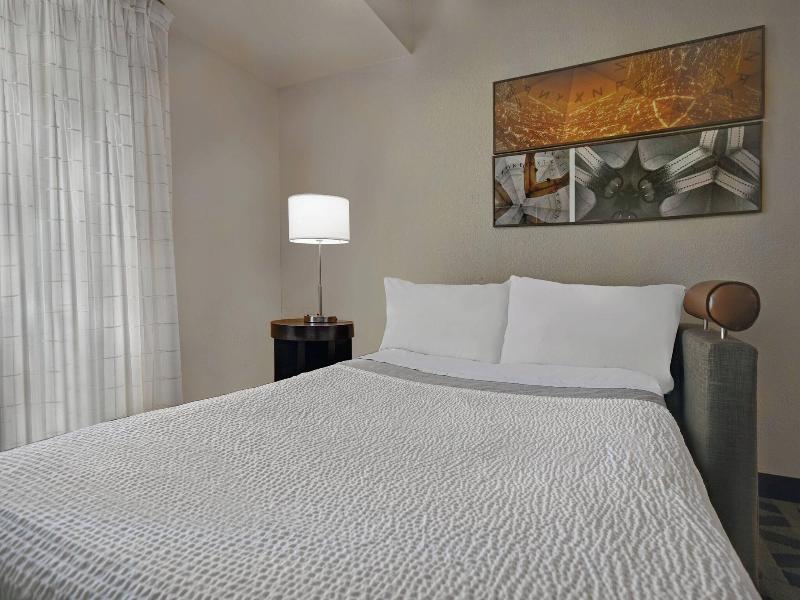 Towneplace Suites Republic Airport Long Island/Far image