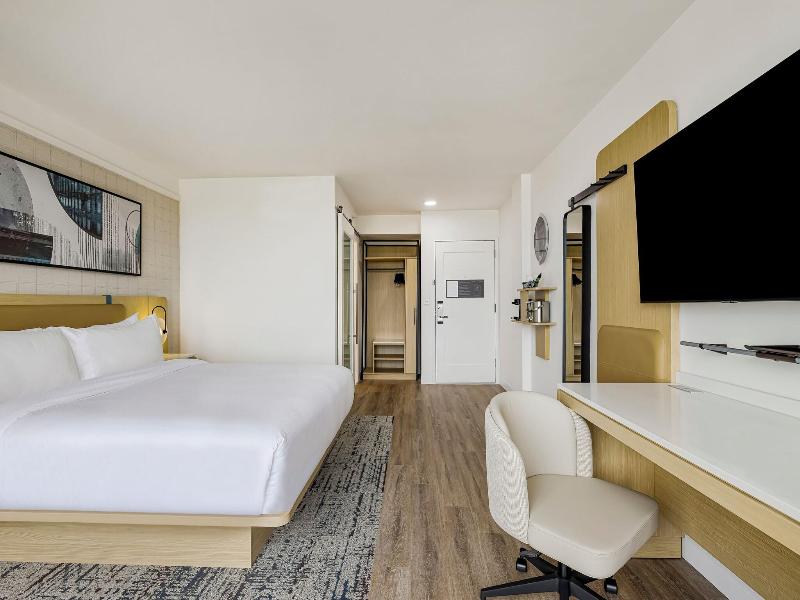 Standard Room, 1 King Bed (1 King Bed)