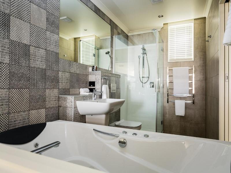 Pebble Beach Motor Inn image