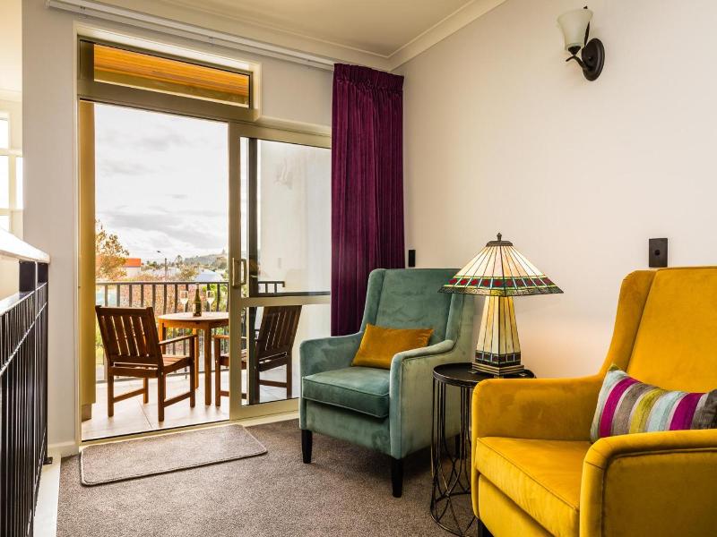 Pebble Beach Motor Inn image