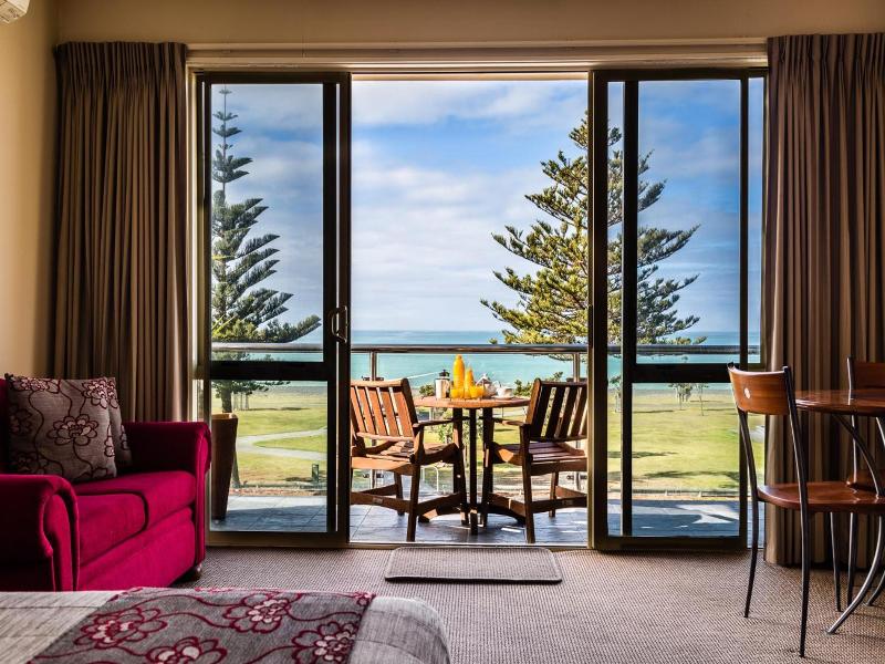 Pebble Beach Motor Inn image