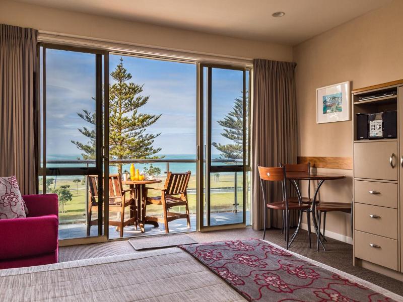 Pebble Beach Motor Inn image
