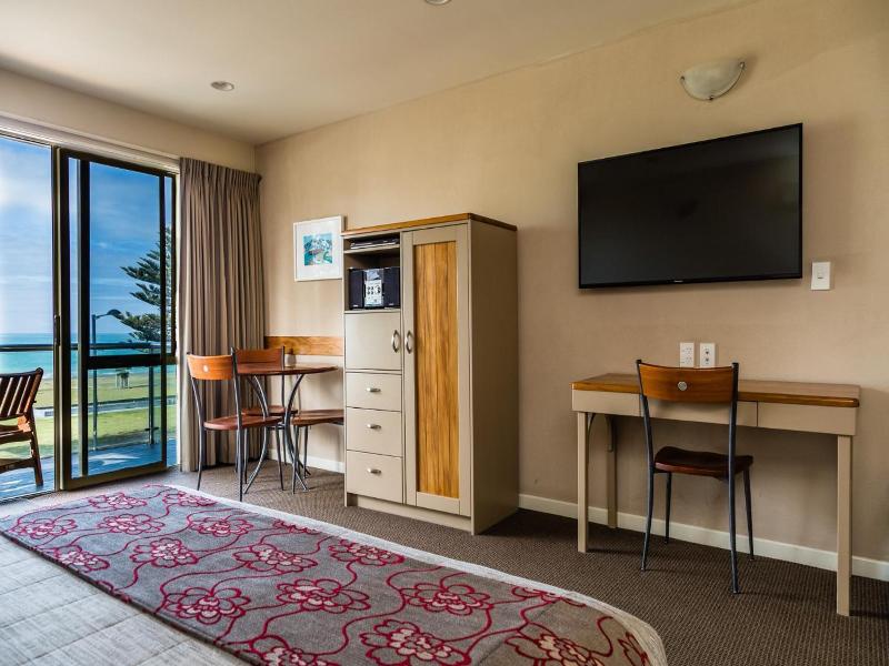 Pebble Beach Motor Inn image
