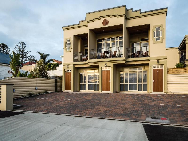 Pebble Beach Motor Inn image