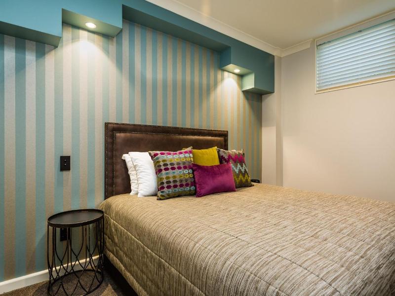 Pebble Beach Motor Inn image