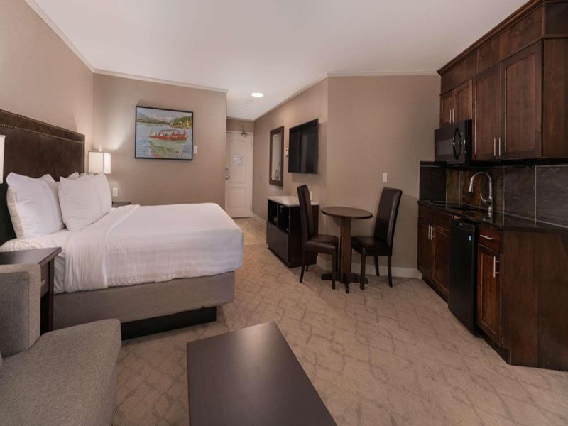 Prestige Lakeside Resort image