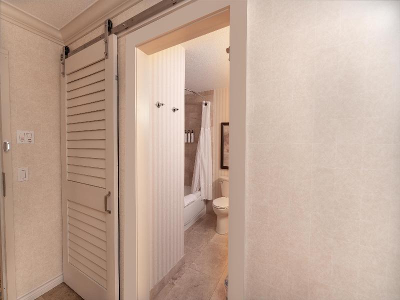 Prestige Lakeside Resort image
