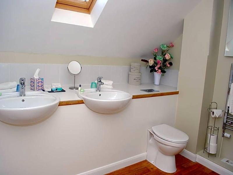 Marsham Arms Coaching Inn image