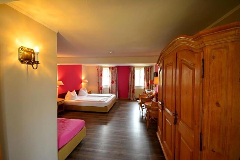 Landhotel Schloss Buttenheim image