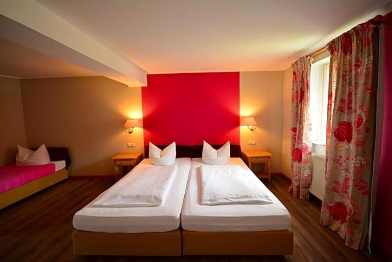 Landhotel Schloss Buttenheim image