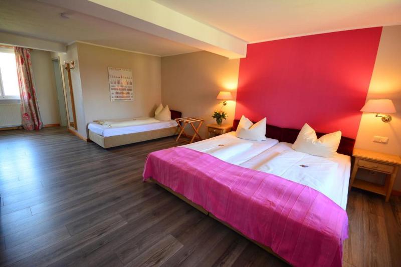 Landhotel Schloss Buttenheim image
