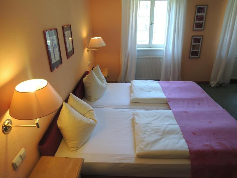 Landhotel Schloss Buttenheim image