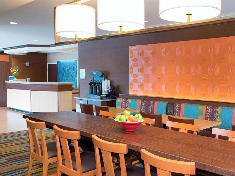 Fairfield Inn & Suites Chicago St. Charles image