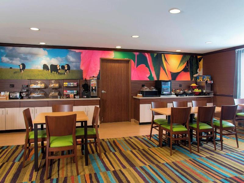 Fairfield Inn & Suites Chicago St. Charles image