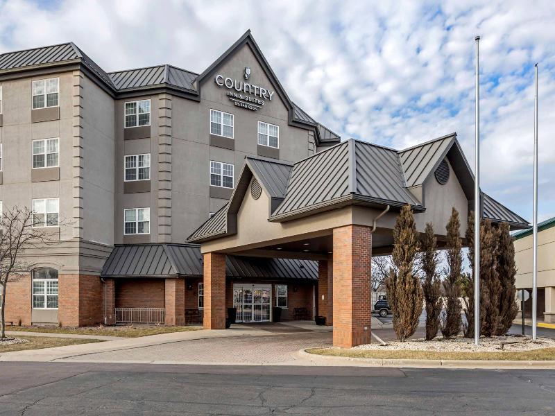 Country Inn & Suites Elk Grove Village image
