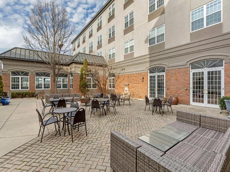 Country Inn & Suites Elk Grove Village image