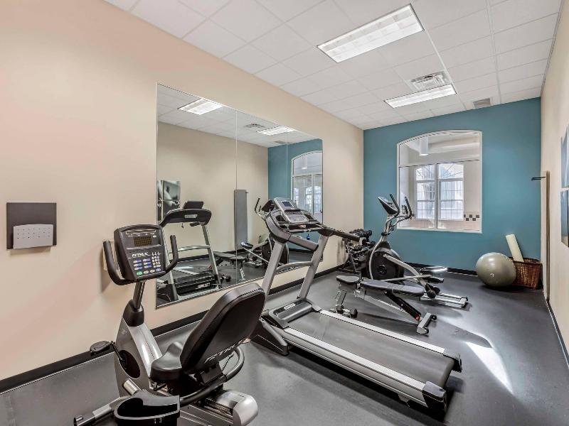 Country Inn & Suites Elk Grove Village image