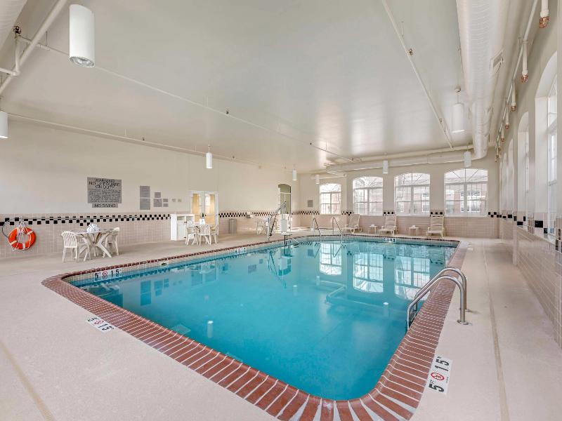 Country Inn & Suites Elk Grove Village image