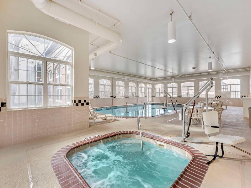 Country Inn & Suites Elk Grove Village image