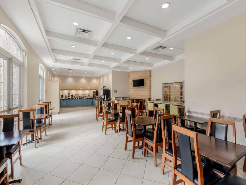 Country Inn & Suites Elk Grove Village image