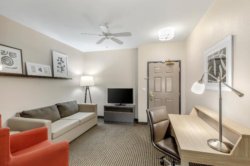 Country Inn & Suites Elk Grove Village image