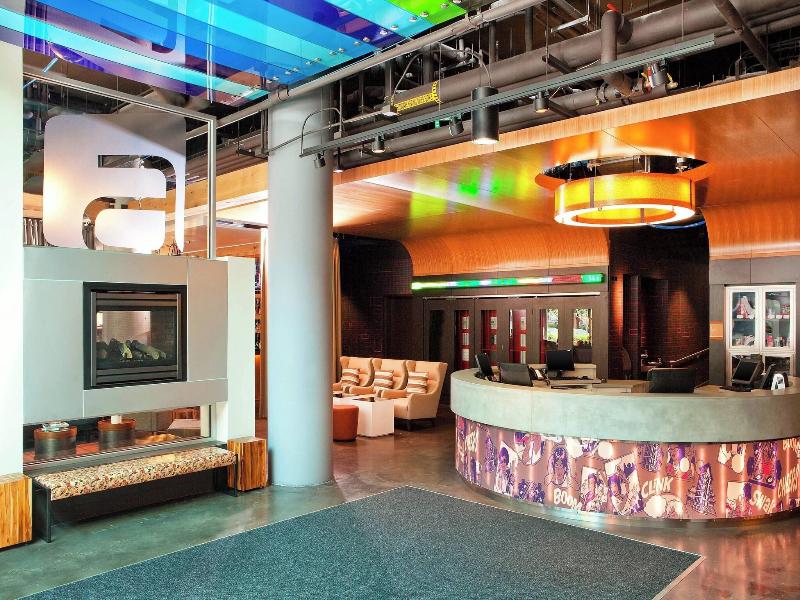 Aloft Chicago Downtown River North image