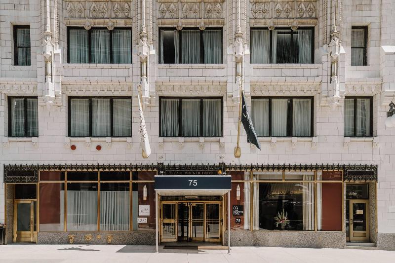 Club Quarters Wacker at Michigan