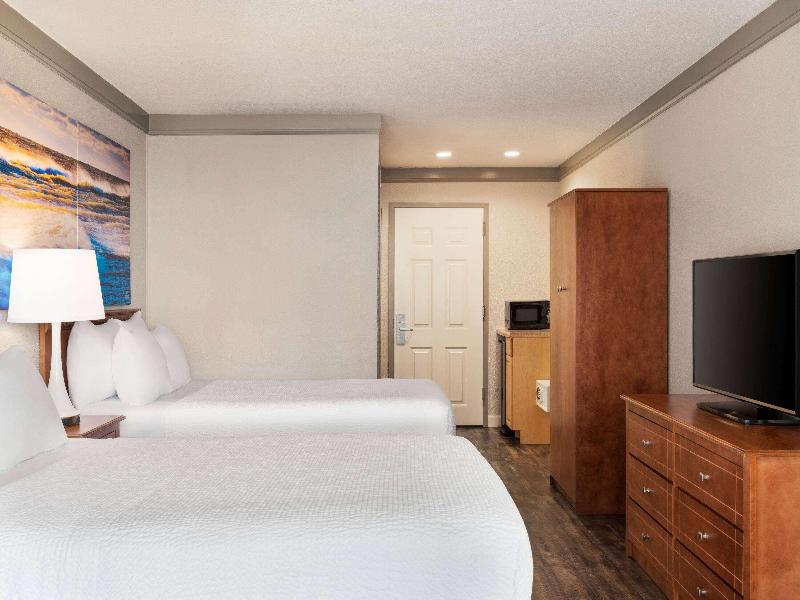 Days Inn By Wyndham Ocean City Oceanfront image