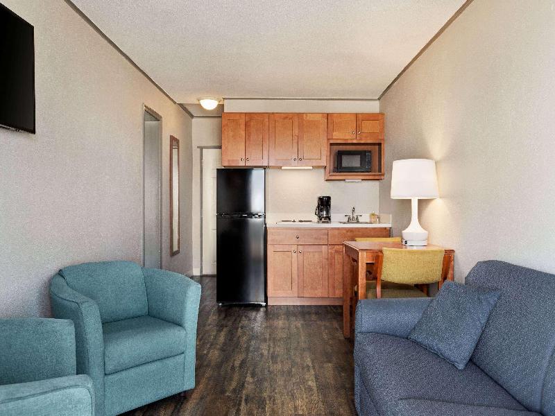 Days Inn By Wyndham Ocean City Oceanfront image