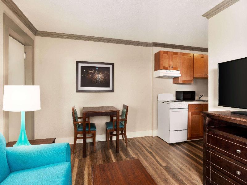 Days Inn By Wyndham Ocean City Oceanfront image