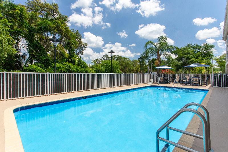 Holiday Inn Express Hotel & Suites Silver Springs-