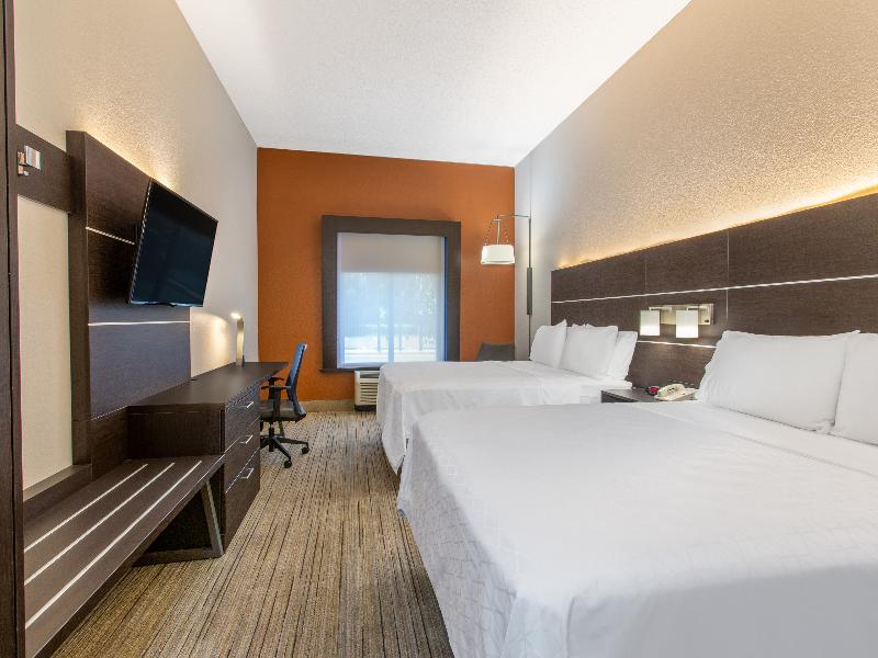 Holiday Inn Express & Suites Silver Springs-Ocala image