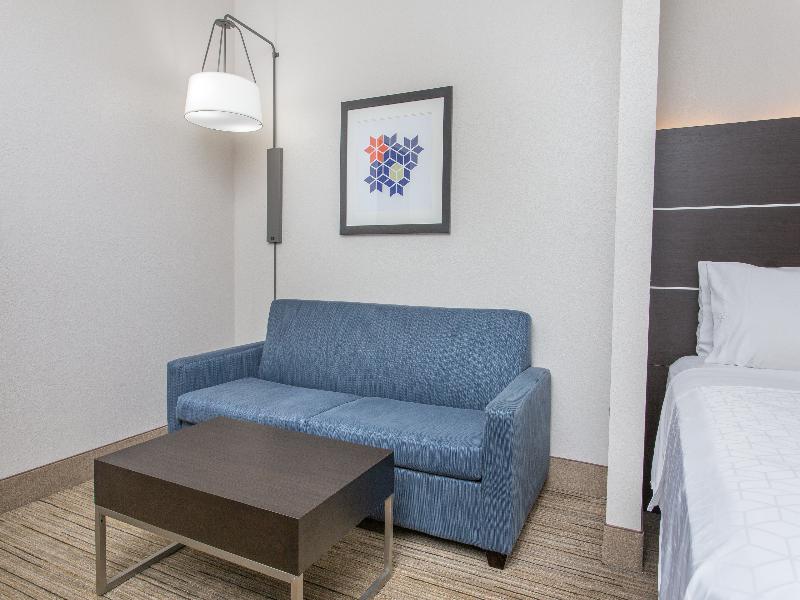 Holiday Inn Express & Suites Silver Springs-Ocala image