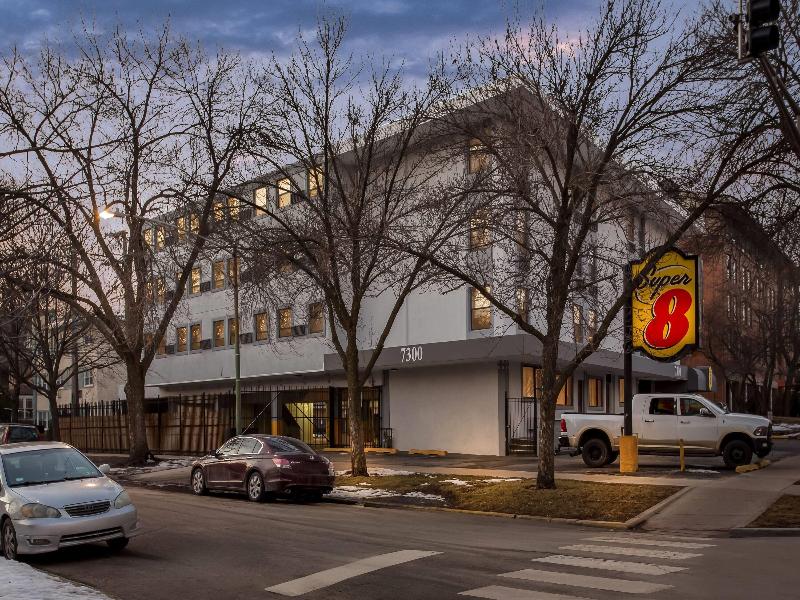 Super 8 by Wyndham Chicago IL image