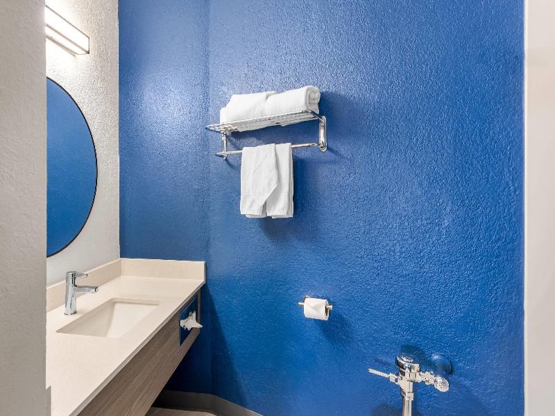 Super 8 by Wyndham Chicago IL image