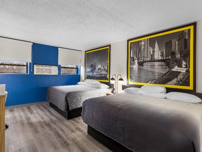 Super 8 by Wyndham Chicago IL image