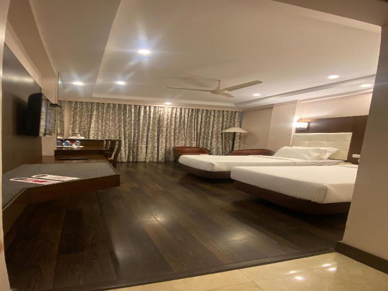 Heritage Inn image