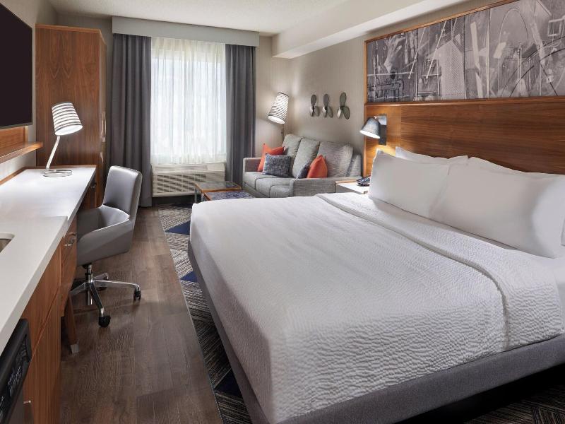 Four Points by Sheraton Vaughan image