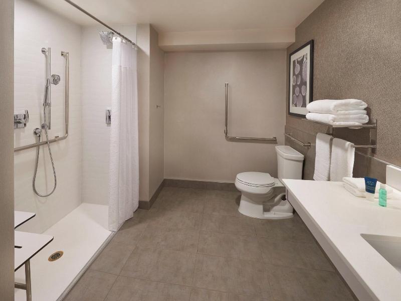 Four Points by Sheraton Vaughan image