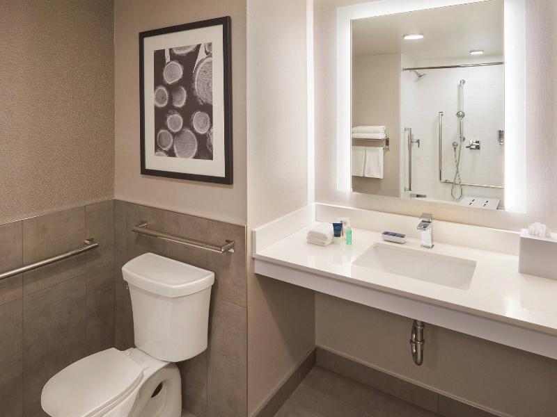 Four Points by Sheraton Vaughan image