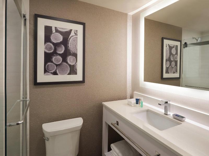 Four Points by Sheraton Vaughan image