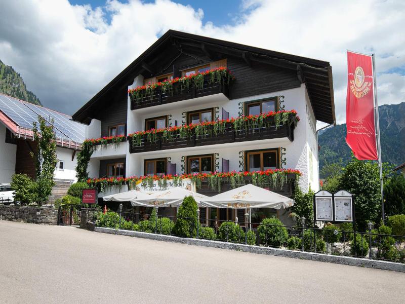 Amadeus Hotel & Cafe image