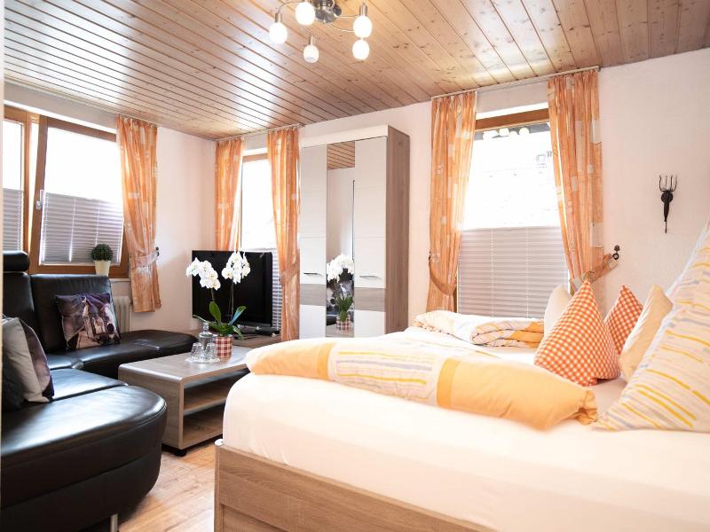 Amadeus Hotel & Cafe image