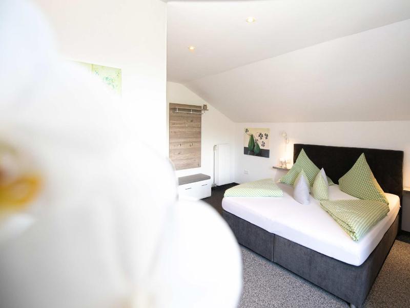 Amadeus Hotel & Cafe image